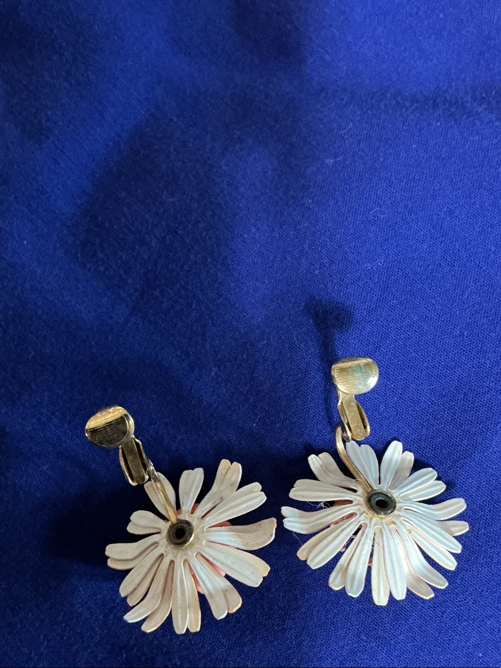 Vintage Orange & Cream Floral Brooch & Clip Earrings Set - Picture 7 of 9